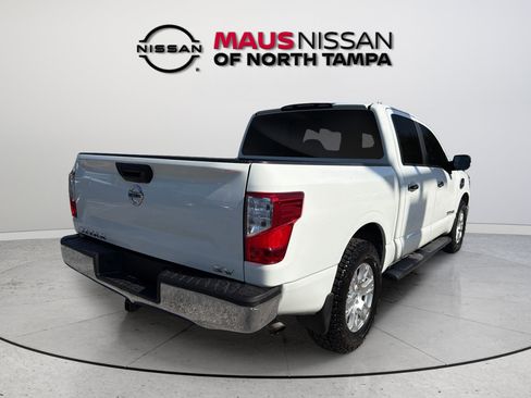 Used 2017 Nissan Titan SV RWD image 8