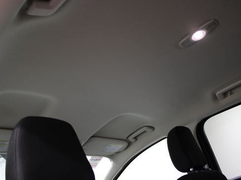 Used 2019 Ford Escape SE FWD image 31