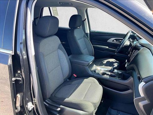 Used 2021 Chevrolet Traverse LT FWD image 9