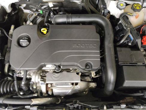 Used 2024 Chevrolet Malibu LS w/ Driver Confidence Package FWD image 30