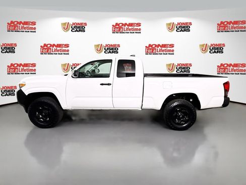 Used 2022 Toyota Tacoma SR AWD/4WD image 13