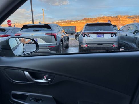 Used 2023 Hyundai Kona SE image 40