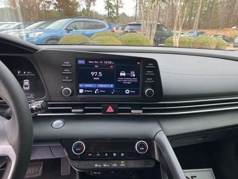 Used 2023 Hyundai Elantra SEL w/ Cargo Package image 11