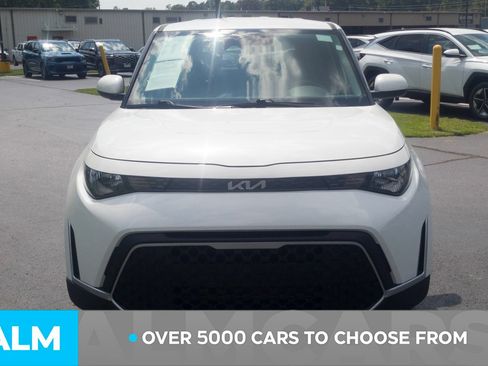 Used 2025 Kia Soul LX w/ LX Technology Package FWD image 2