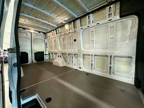 Used 2025 Mercedes-Benz Sprinter 2500 image 26