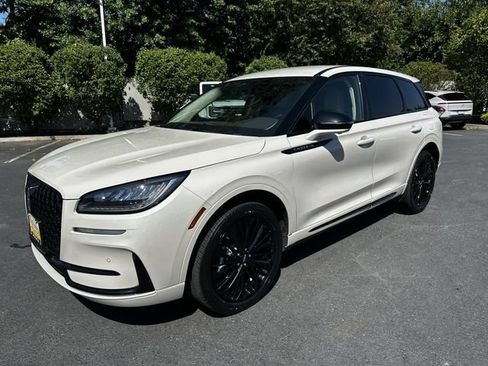 Certified 2024 Lincoln Corsair AWD w/ Equipment Group 101A image 9
