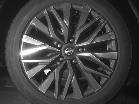 Used 2025 Nissan Altima 2.5 SV FWD image 15