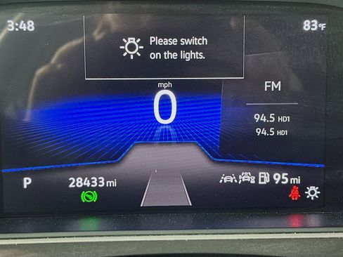 Used 2024 Volkswagen Tiguan SE image 19