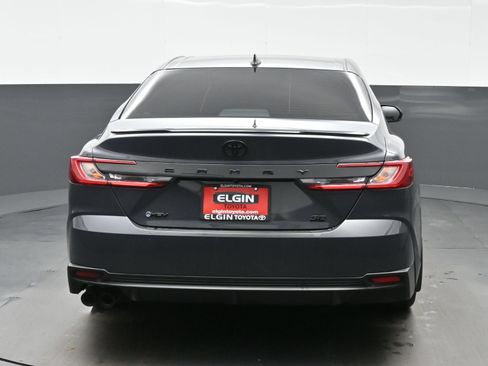 Used 2025 Toyota Camry SE w/ Convenience Package FWD image 5