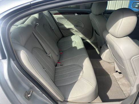 Used 2009 Buick Lucerne CXL FWD image 10