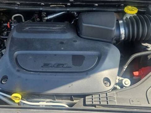 Used 2020 Chrysler Pacifica Limited FWD image 48