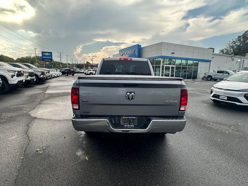 Used 2021 RAM 1500 Classic SLT AWD/4WD image 9