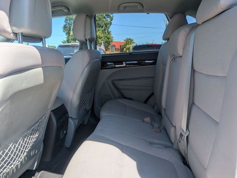 Used 2014 Kia Sorento LX w/ LX V6 Convenience Package image 10