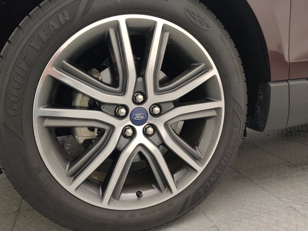 Used 2020 Ford Edge Titanium FWD image 31
