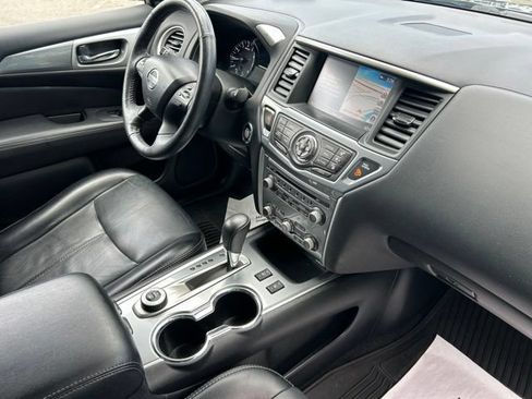 Used 2019 Nissan Pathfinder SL AWD/4WD image 26