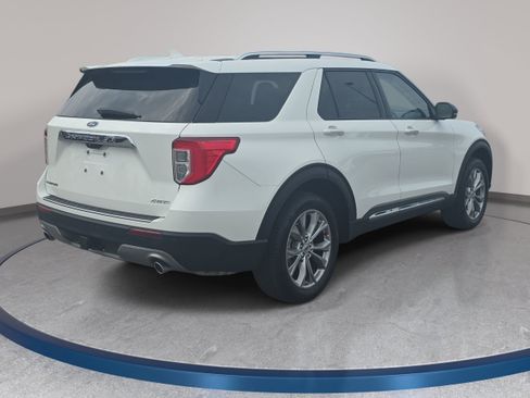 Used 2022 Ford Explorer Limited w/ Equipment Group 301A AWD/4WD image 5