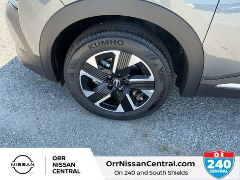 New 2025 Nissan Kicks SV w/ SV Premium Package AWD/4WD image 9