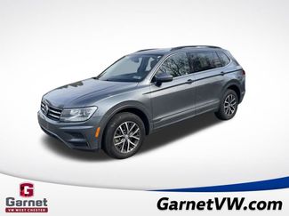 Used 2018 Volkswagen Tiguan SE w/ Panoramic Sunroof Package video 1