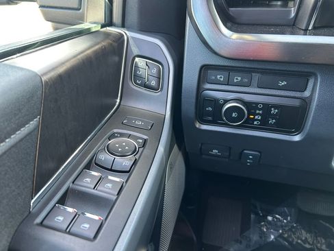 Used 2024 Ford F250 Lariat w/ Chrome Package image 19