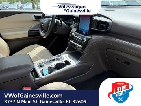 Used 2020 Ford Explorer Platinum w/ Premium Technology Package AWD/4WD image 11