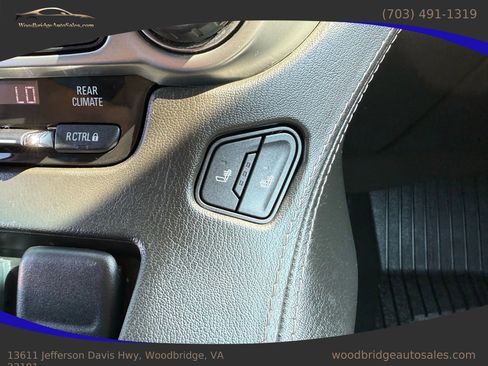 Used 2019 Chevrolet Suburban LT image 27