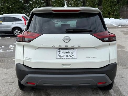 Used 2023 Nissan Rogue SV image 5
