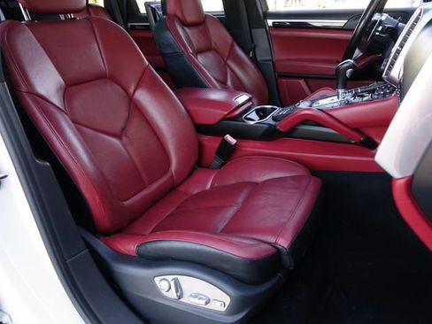 Used 2016 Porsche Cayenne S w/ Premium Plus Package image 31