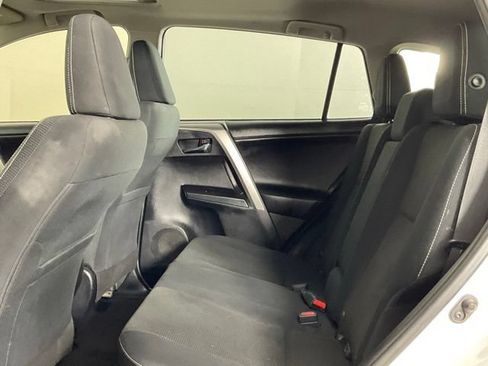 Used 2017 Toyota RAV4 XLE FWD image 12