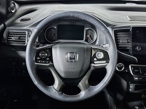 Used 2025 Honda Passport Black Edition image 13