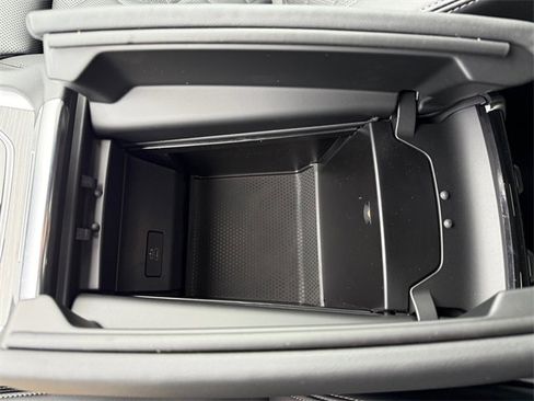 New 2026 BMW X6 xDrive40i w/ Climate Comfort Package image 24