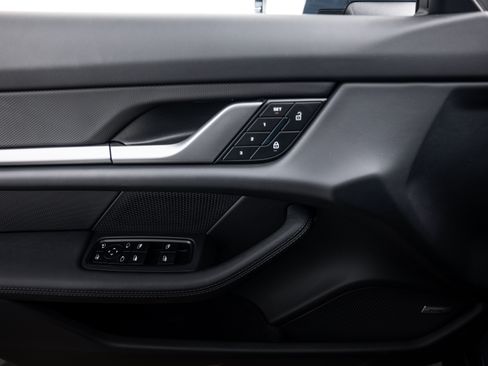 Certified 2026 Porsche Taycan AWD/4WD image 17