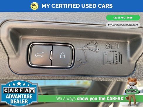 Used 2023 Ford Explorer XLT AWD/4WD image 12