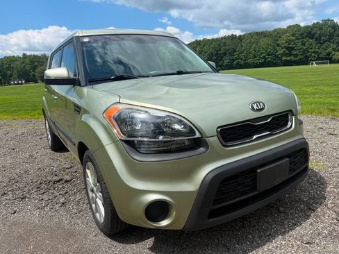 Used 2013 Kia Soul + FWD image 6