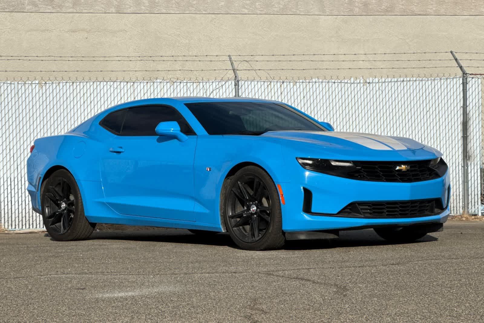 Used 2023 Chevrolet Camaro LT RWD image 7