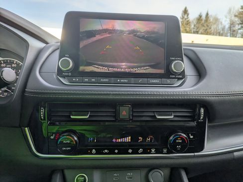 Used 2023 Nissan Rogue SV w/ SV Premium Package image 15