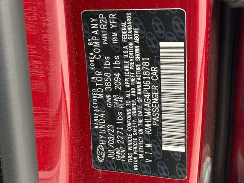 Used 2023 Hyundai Elantra SEL FWD image 11