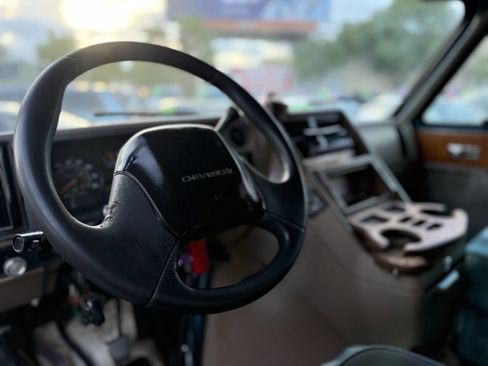 Used 1992 Chevrolet G20 image 14