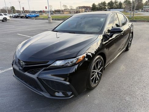 Certified 2024 Toyota Camry SE image 6