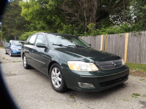 Used 2002 Toyota Avalon XLS FWD image 9