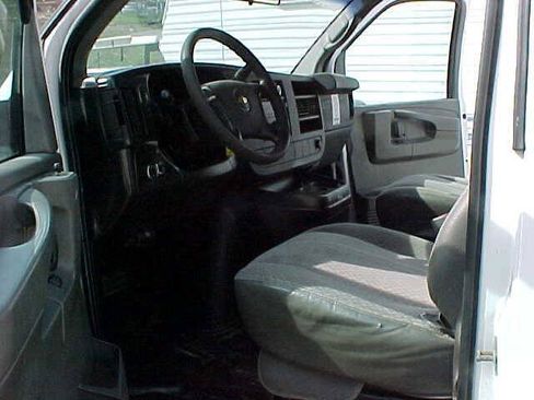 Used 2013 Chevrolet Express 3500 w/ Express Access Plus Package RWD image 29