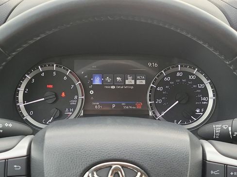 Used 2024 Toyota Highlander LE image 12