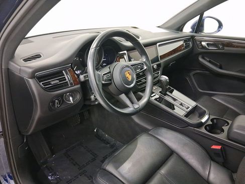 Used 2023 Porsche Macan image 4