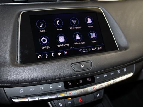 Certified 2022 Cadillac XT4 Luxury w/ Cold Weather Package image 13