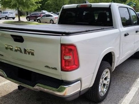 Used 2025 RAM 1500 Big Horn AWD/4WD image 7