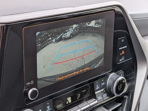 Used 2026 Toyota Highlander XLE AWD/4WD image 6