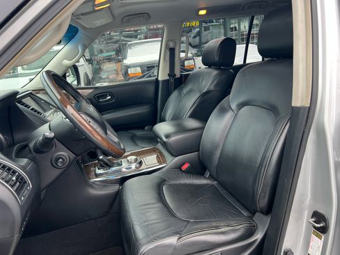 Used 2016 INFINITI QX80 4WD w/ Driver's Assistance Package image 6