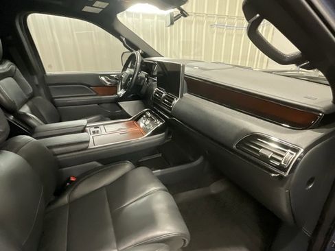 Used 2022 Lincoln Navigator L Reserve image 16