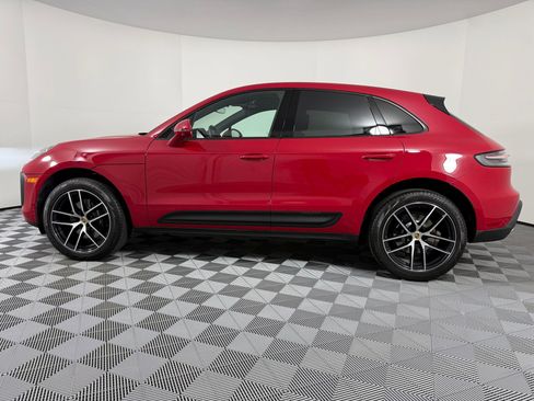 Certified 2023 Porsche Macan AWD/4WD image 2