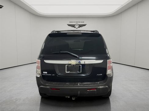 Used 2005 Chevrolet Equinox LS w/ Preferred Equipment Group AWD/4WD image 4