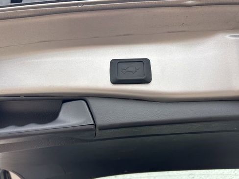 Used 2024 Toyota RAV4 XLE w/ Convenience Package image 10